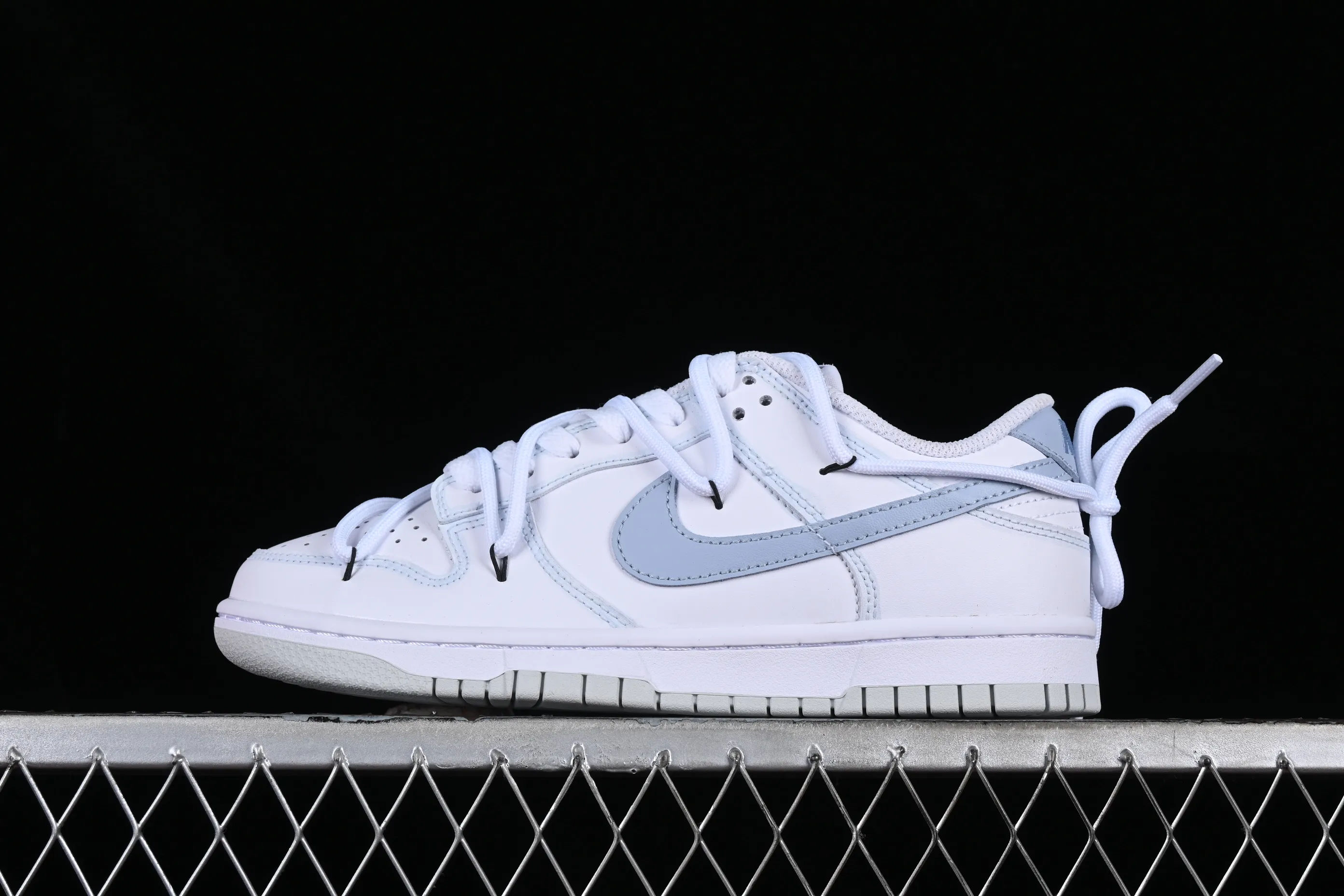 All categories Nk SB Dunk series Nk SB Dunk Low low-top sneakers Nk DunkLow bubble jellyfish summer clear and refreshing SB strap low-top casual sneakers DH9765-102